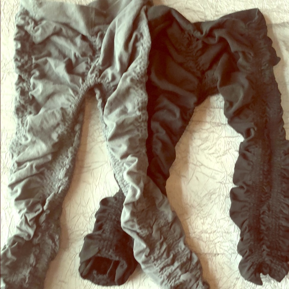 Rouched seven leggings. Super cute